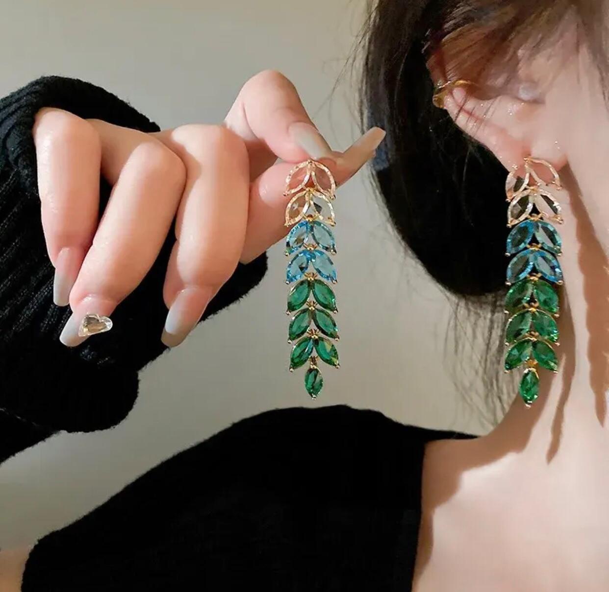 Luxury long green leaf earrings for women 