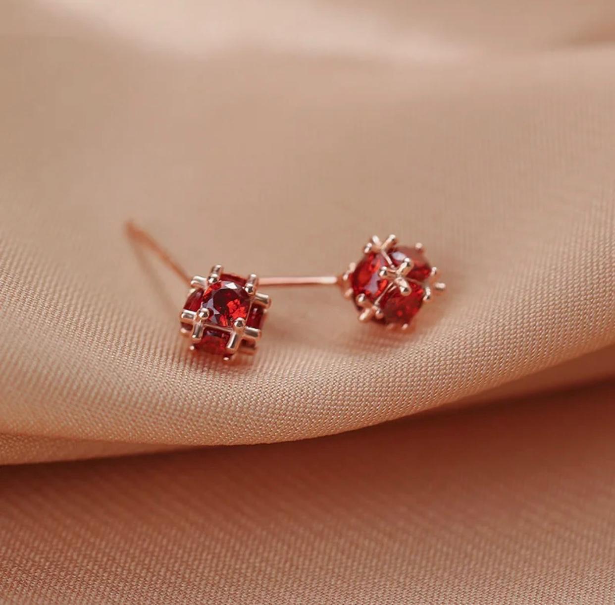 Metallic vintage zircon red sparkle studs for women 